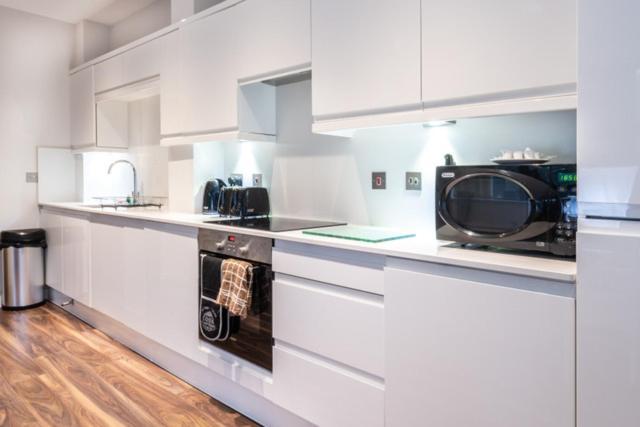 City Stay Apartments - Centro Милтон-Кейнс Экстерьер фото