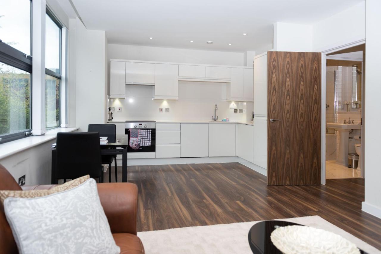 City Stay Apartments - Centro Милтон-Кейнс Экстерьер фото