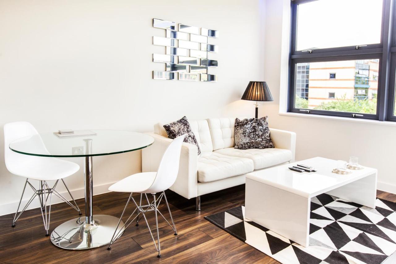 City Stay Apartments - Centro Милтон-Кейнс Экстерьер фото